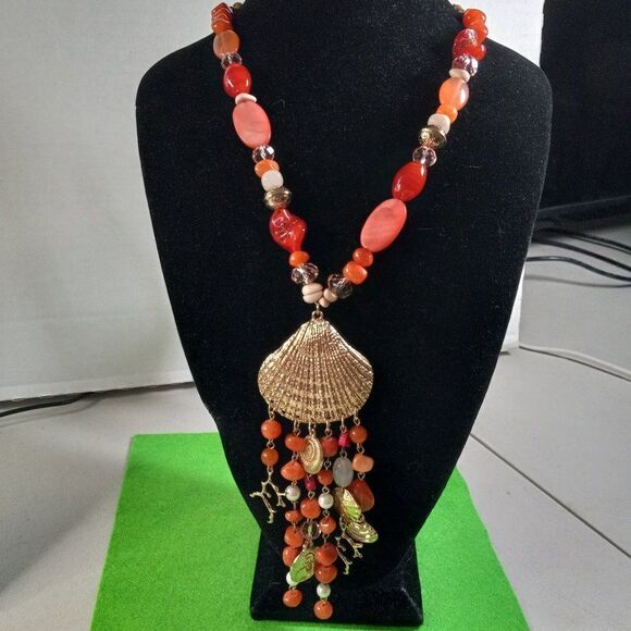 NWT Erica Lyons Sea Shell beaded Statement Necklace - Picture 1 of 9